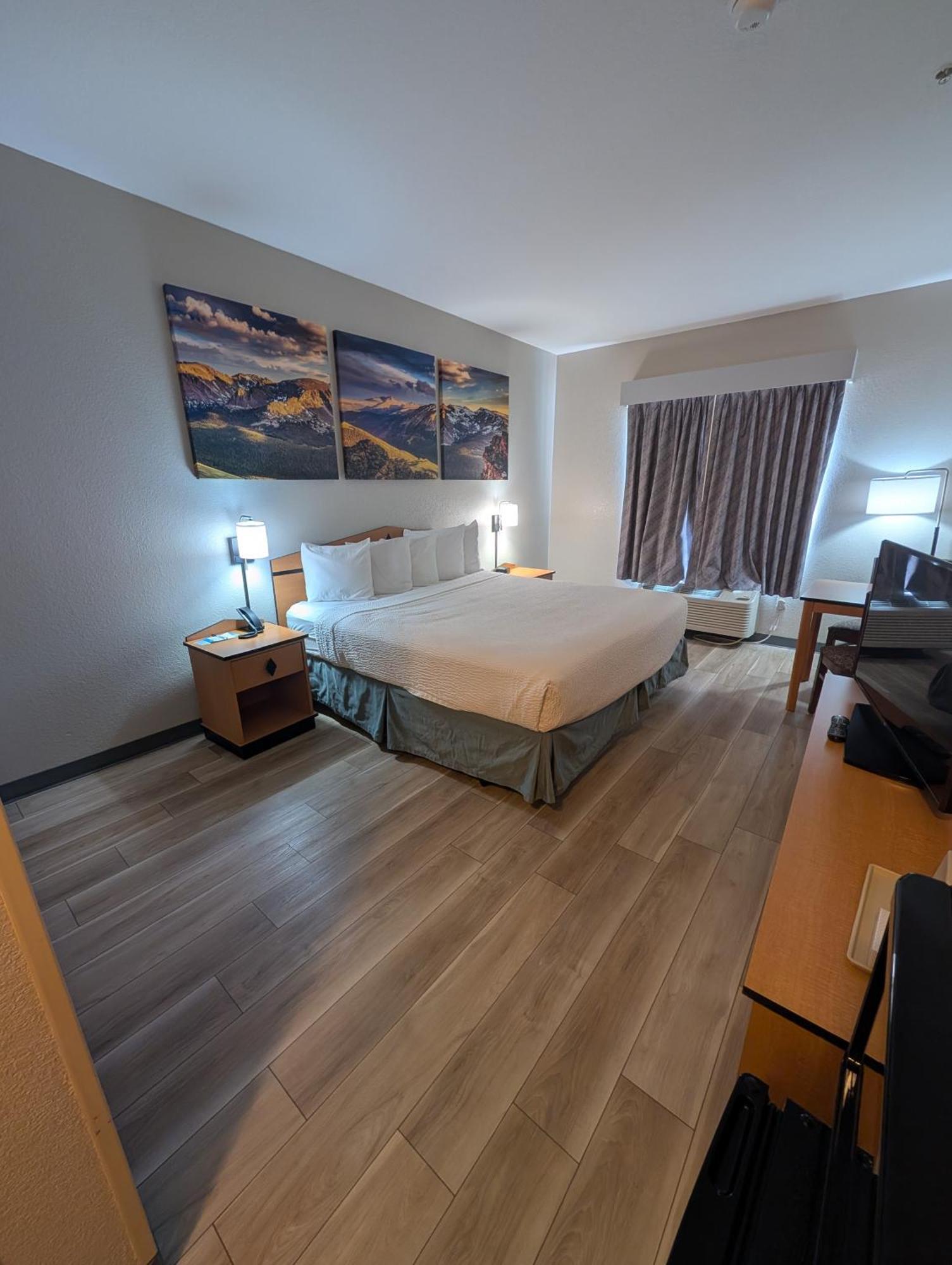 Days Inn & Suites By Wyndham Castle Rock Buitenkant foto