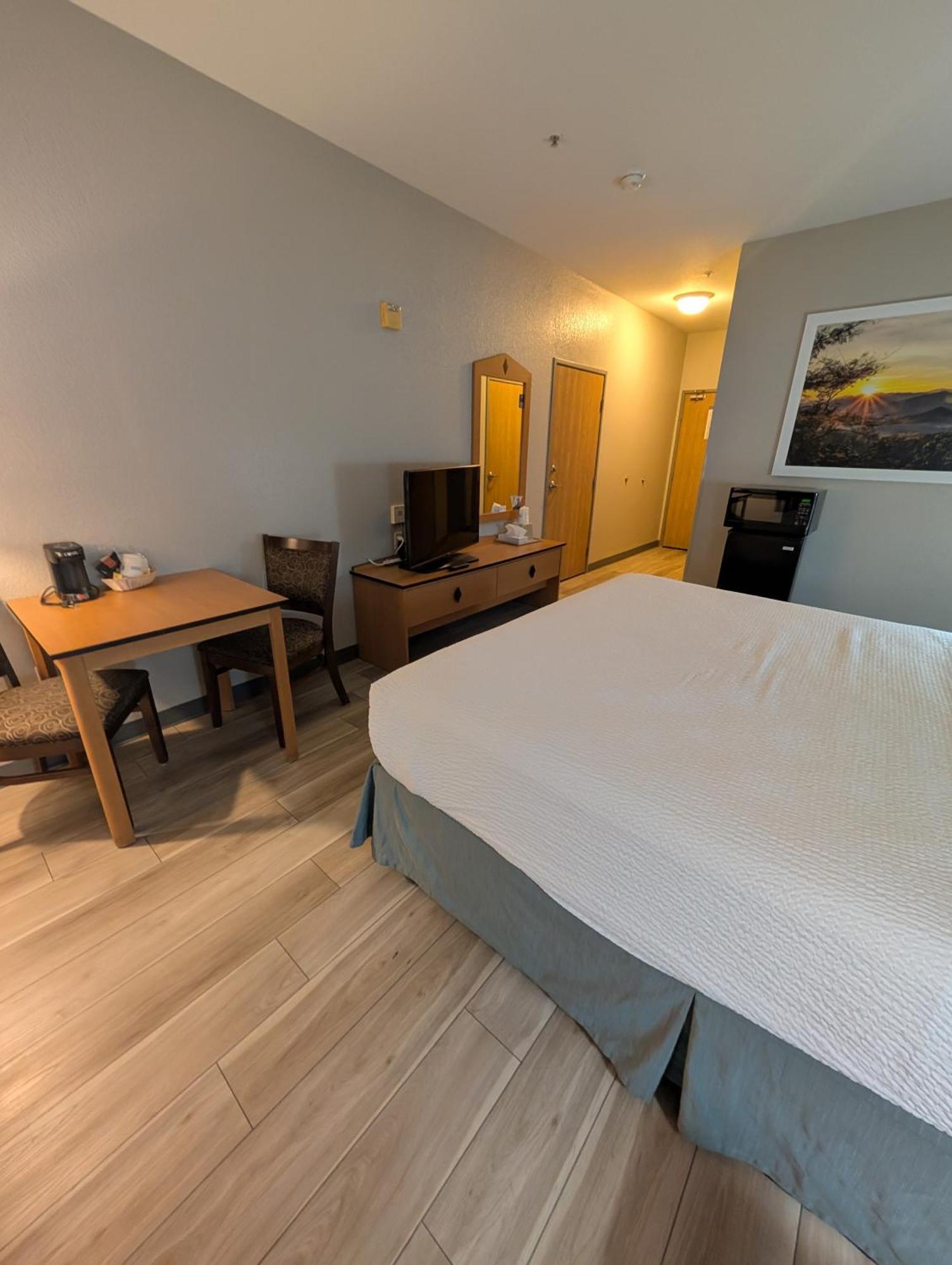 Days Inn & Suites By Wyndham Castle Rock Buitenkant foto