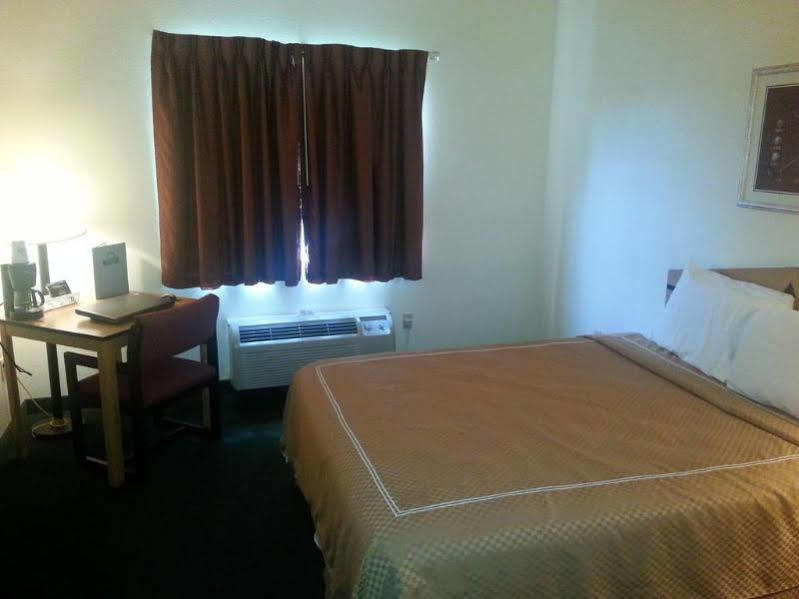 Days Inn & Suites By Wyndham Castle Rock Buitenkant foto