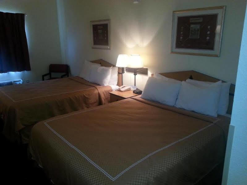 Days Inn & Suites By Wyndham Castle Rock Buitenkant foto